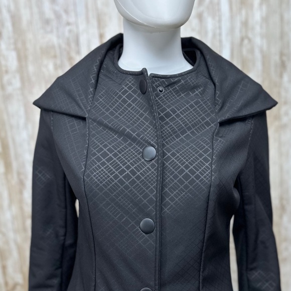 Betabrand San Francisco Phyllis Day Coat - Picture 6 of 11